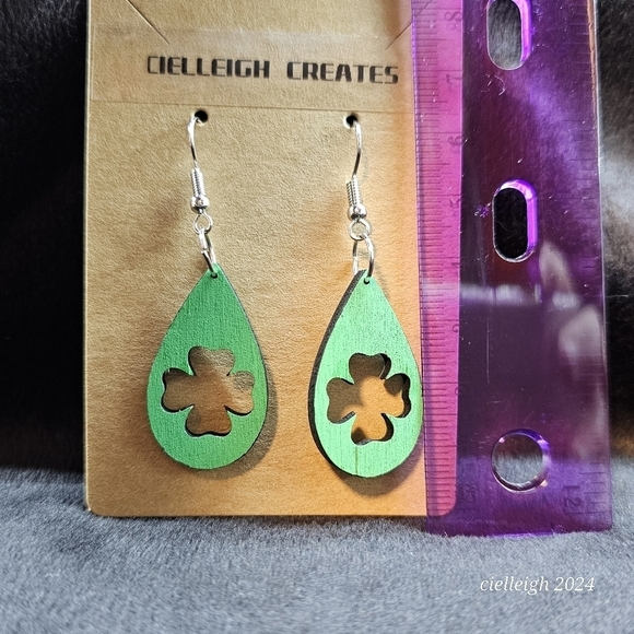 💥4 for $25💥 St Patrick's Day Earrings - Picture 3 of 4